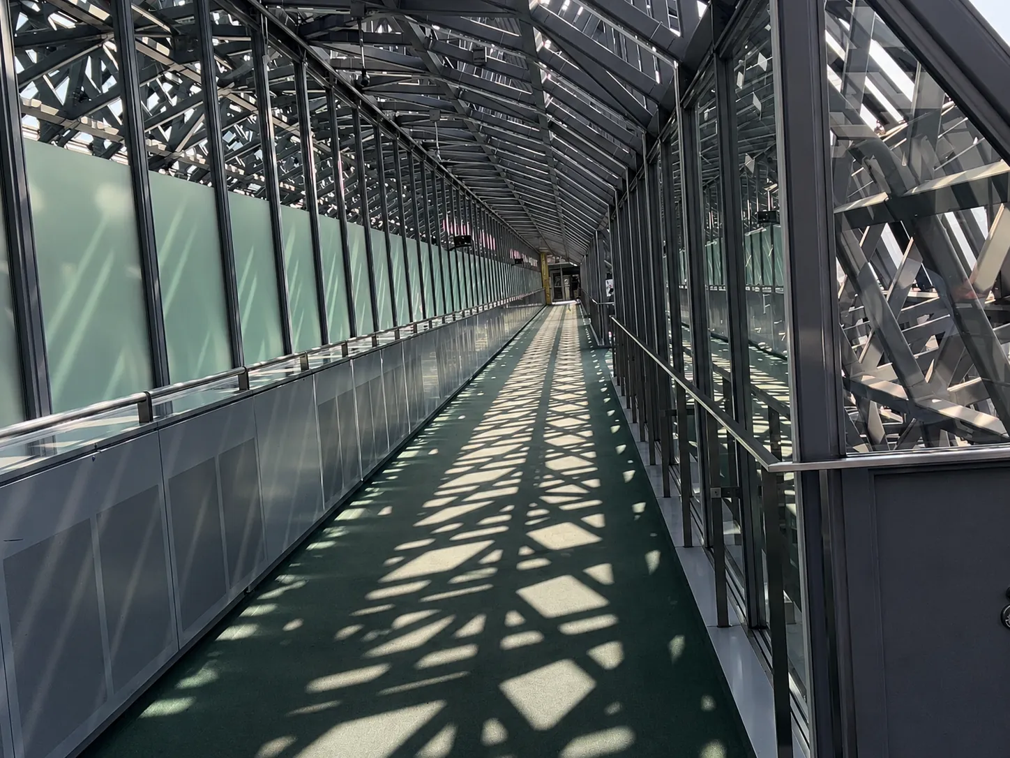 京都駅ビルの空中径路