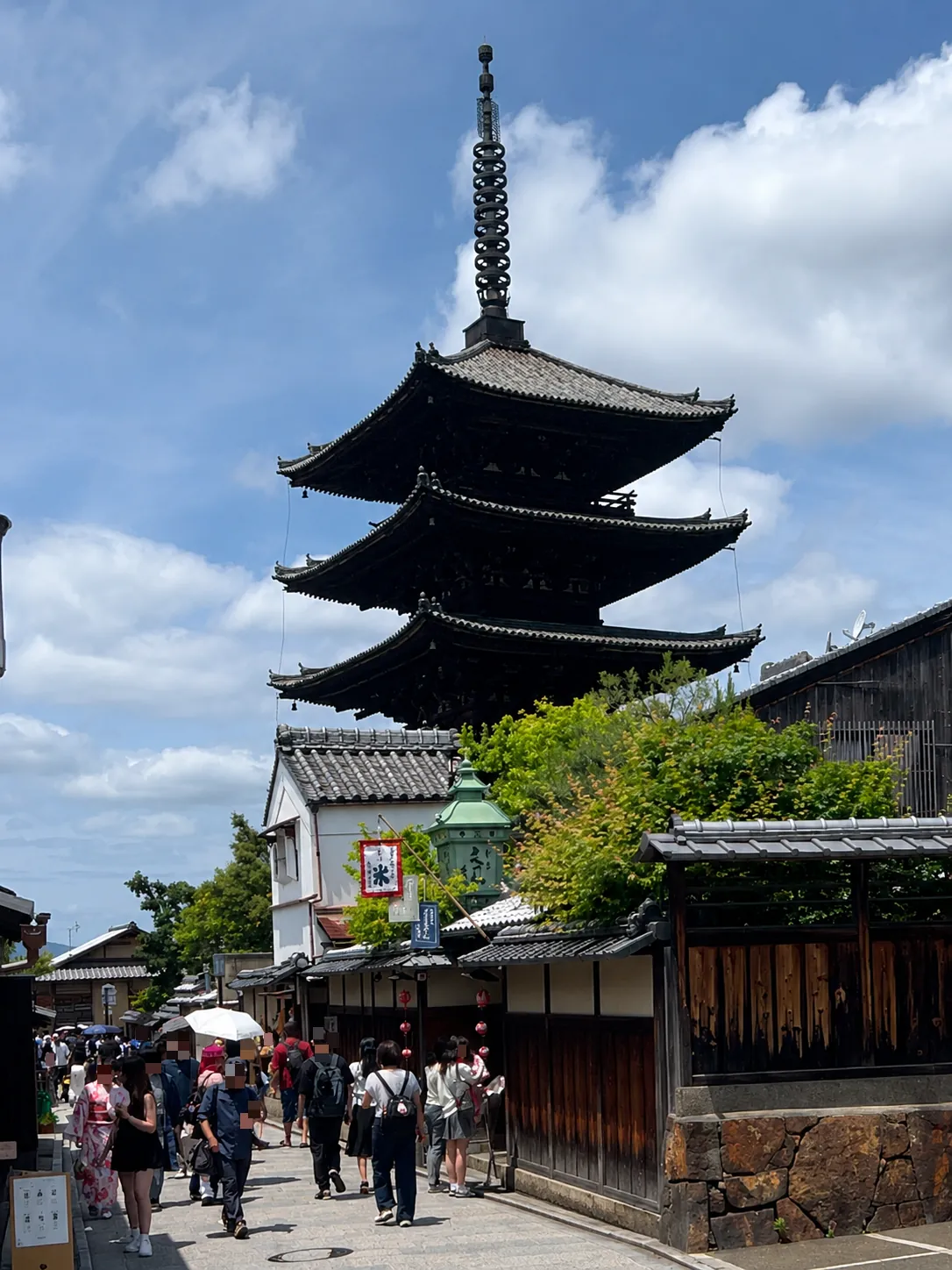 八坂の塔を望む二寧坂